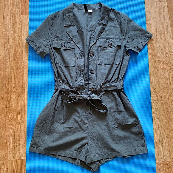 Short Romper - Picture 1 of 2